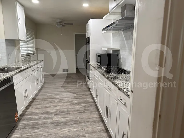 9007 Sweetwater Dr — Photo 11