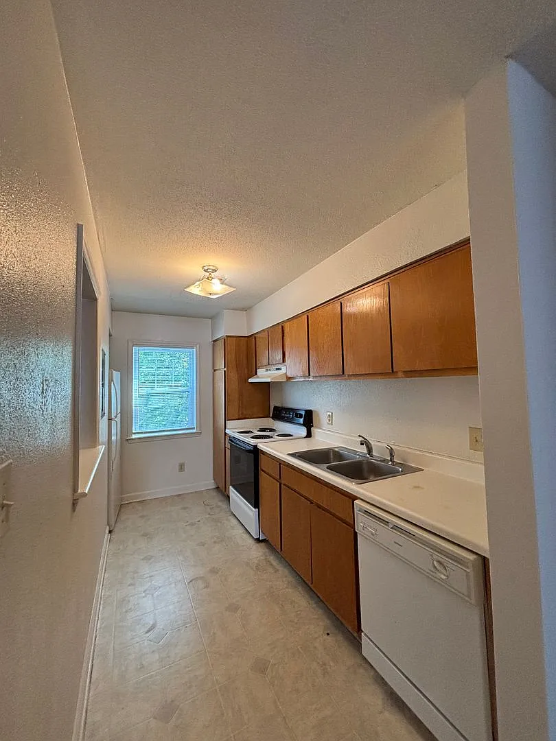 2516-204 Avent Ferry Rd, Raleigh NC, 28607 — Photo 4