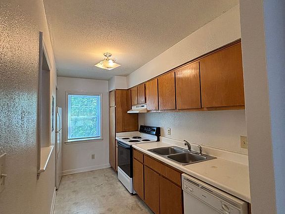 4th image of 2516-204 Avent Ferry Rd