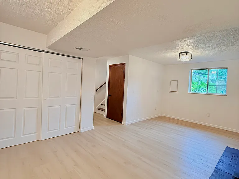 57 Zeller St — Photo 52