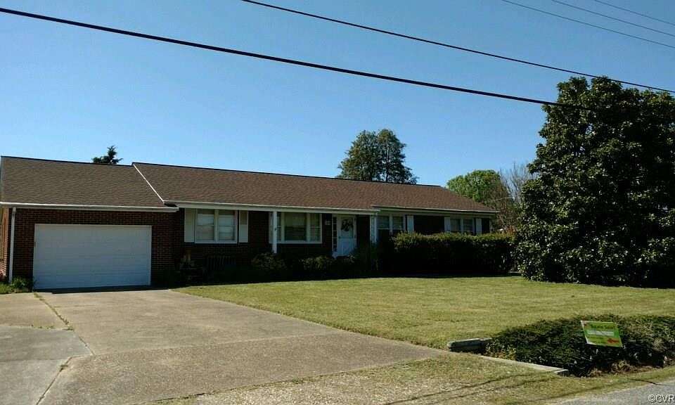 1st image of 208 Pleasant Dr