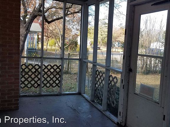 4th image of 3731 Hoyt St