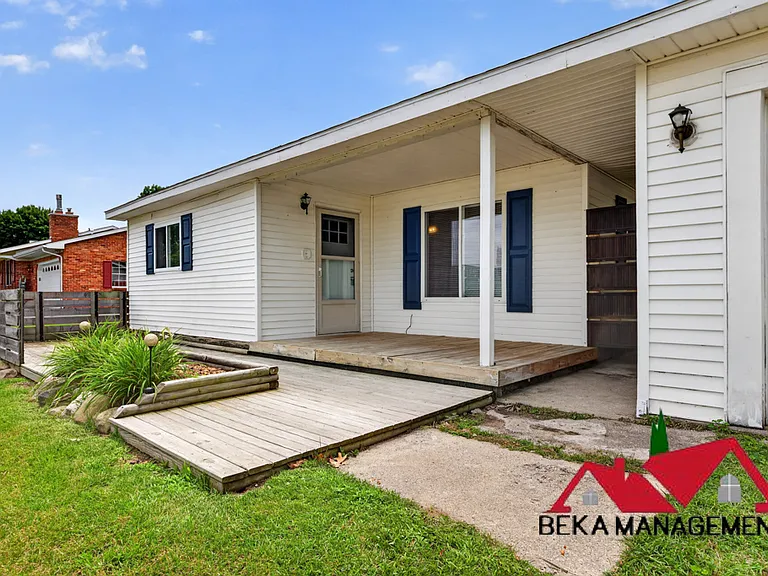 3574 Merritt Lake Dr — Photo 1