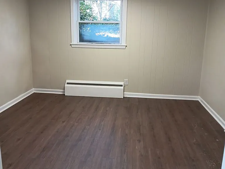 110 Middlesex Dr — Photo 38
