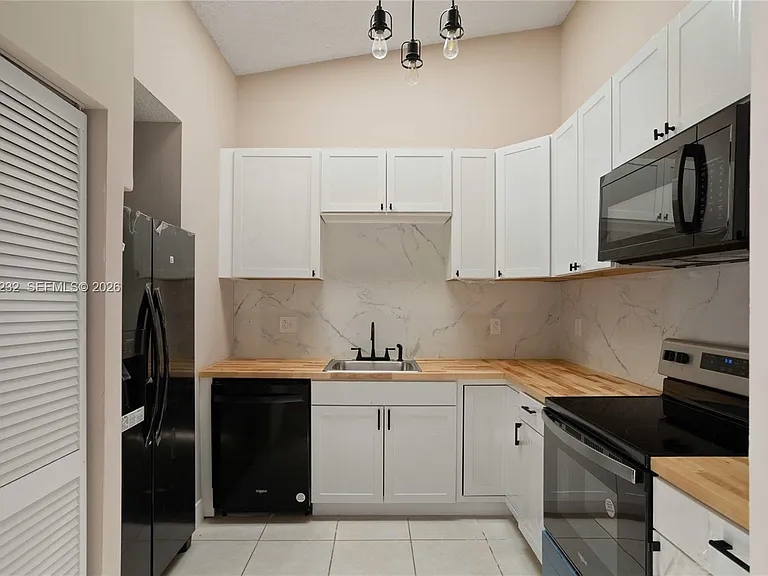 3633 NW 99th Ter #7B — Photo 9