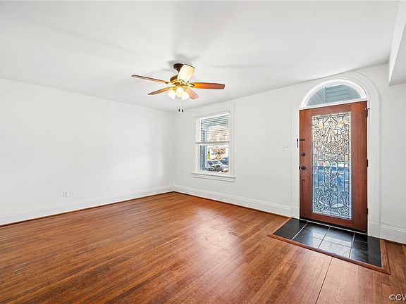 2nd image of 2017 Rosewood Ave