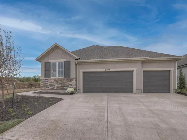13849 Westgate St, Overland Park, KS 66221