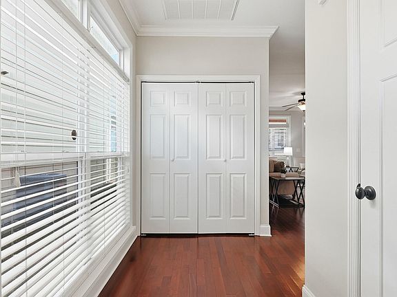 3rd image of 6752 Palms Ct