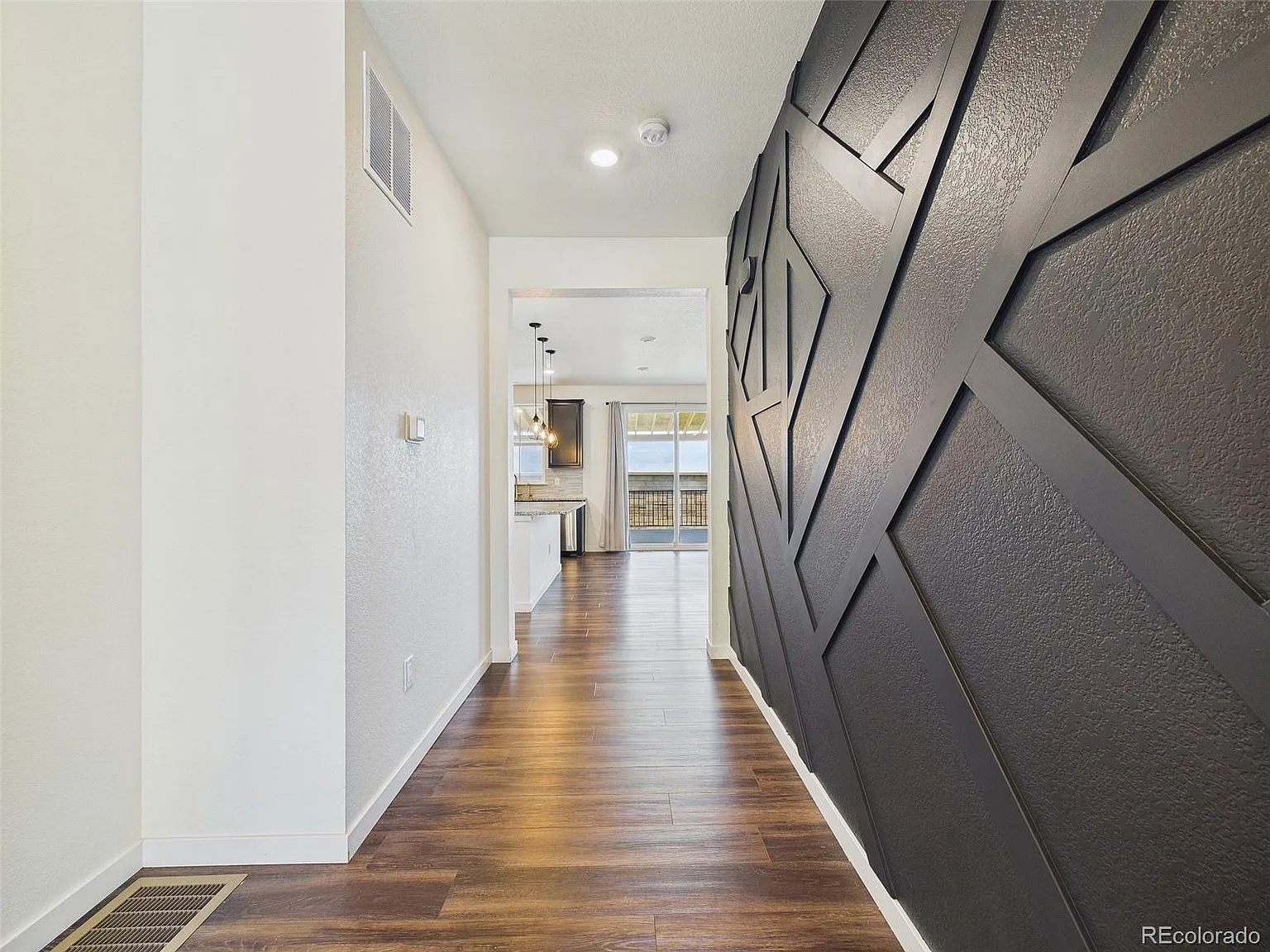 4 bed, 2.5 bath, 2140 sqft, $2,950 — Photo 2