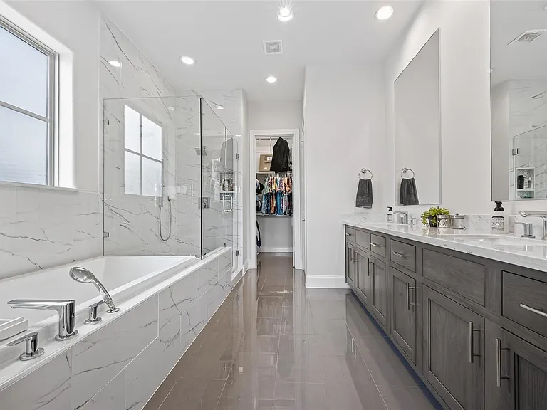 2703 Kinsley Oaks Dr — Photo 33