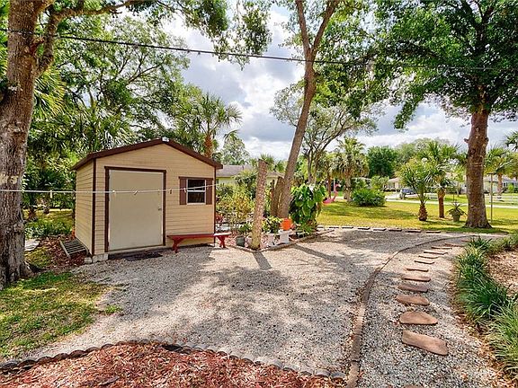 4th image of 4266 Montague Ln