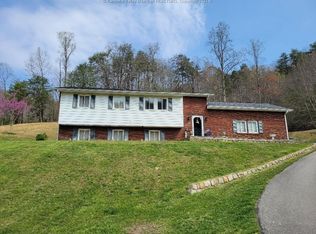 1909 Hunter Rd, Charleston, WV 25311