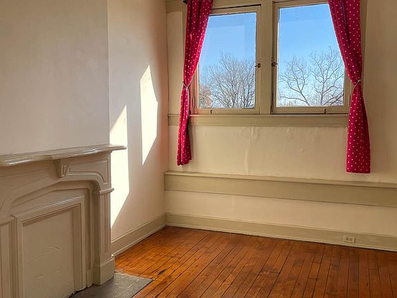 2nd image of 3111 Woodburn Ave
