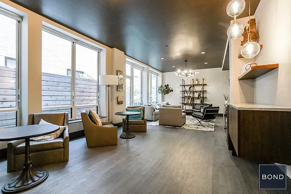 Rented by Bond New York | media 23