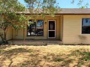 918 W Rockey Ave, Raymondville, TX 78580