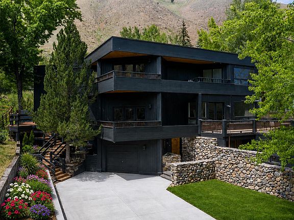2nd image of 208 Georginia Rd #A