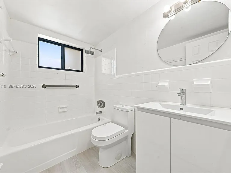 635 SW 7th Ct #4 — Photo 28