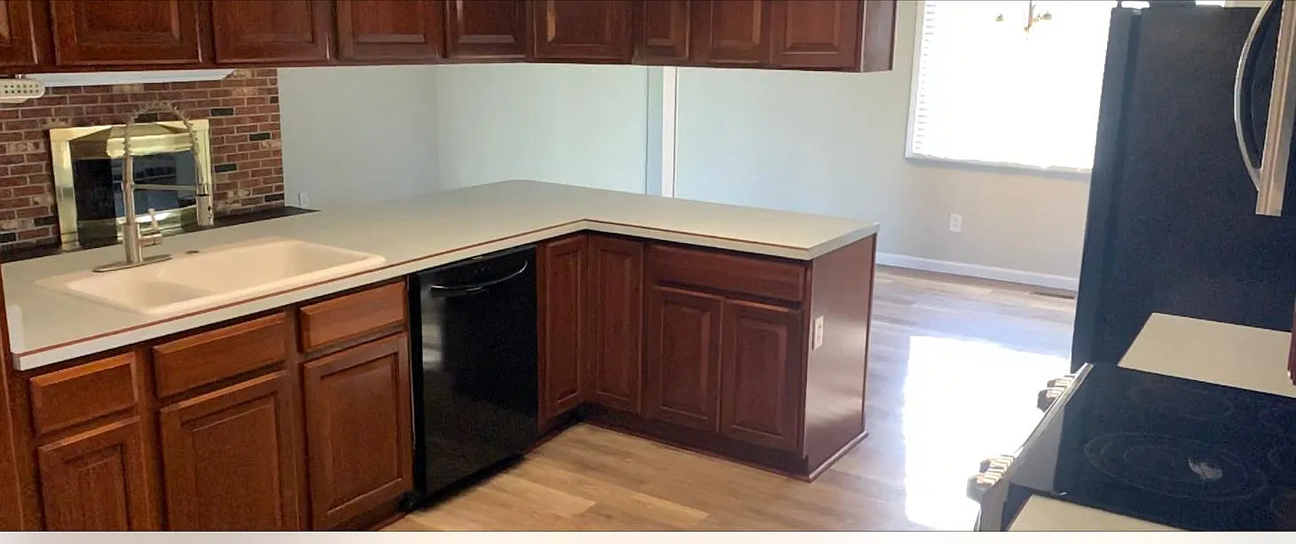 4 bed, 2.5 bath, 1957 sqft, $2,400 — Photo 4