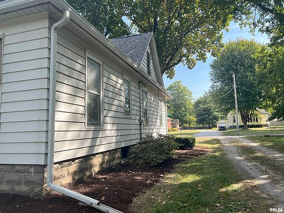 3rd image of 1039 S Clay Ave