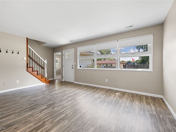 2nd image of 608 Woodmere Dr
