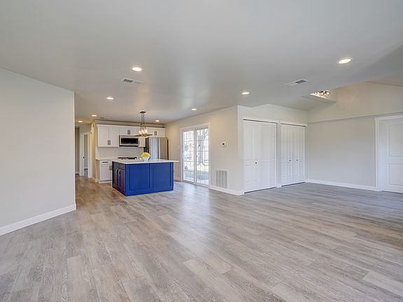 5th image of 125 Totten Dr