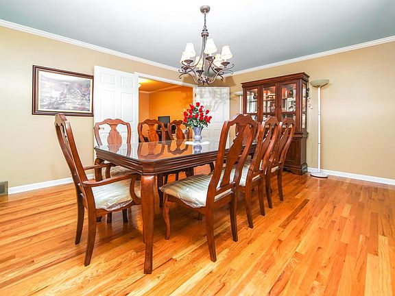 5th image of 1711 Harrington Dr
