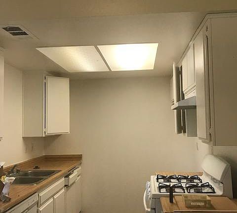 5th image of 3123 Jaguar Way APT C