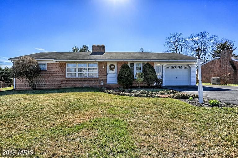 1st image of 11408 Longview Dr