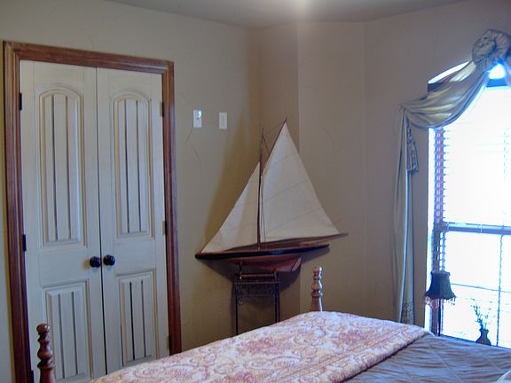 4th image of 4704 Granite Dr