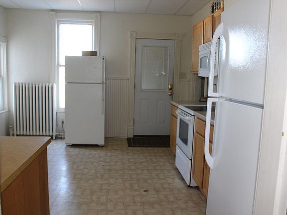 2nd image of 425 9th Ave S