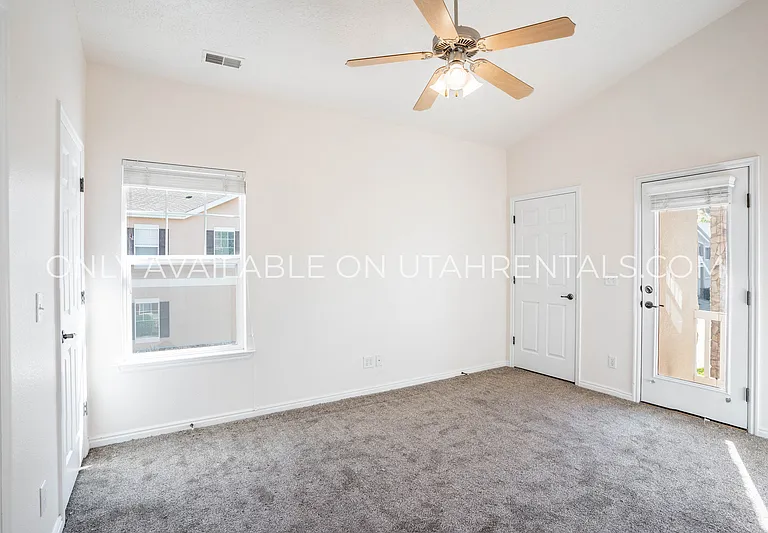 1052 Canyon Meadow Dr #3 — Photo 12