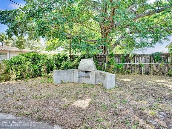 5th image of 1425 NW 10th Pl