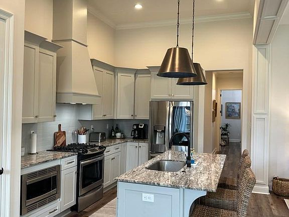 4th image of 403 Sandy Bay Dr