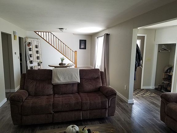 5th image of 437 Sherman Ave