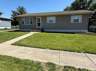 313 E 4th St, Solon, IA 52333