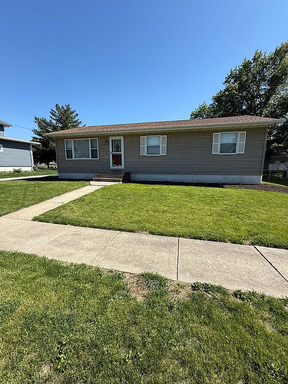 313 E 4th St - Property Image