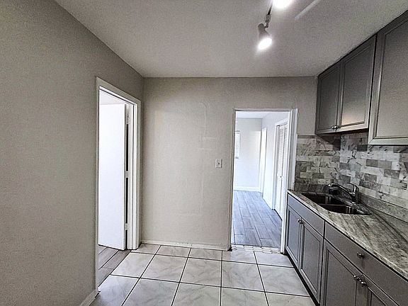 5th image of 3947 Mohr Ave N APT 1