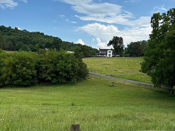 4th image of 8608 Thorn Grove Pike