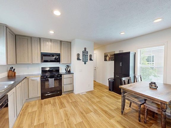 3rd image of 1600 Sable Boulevard LOT 107
