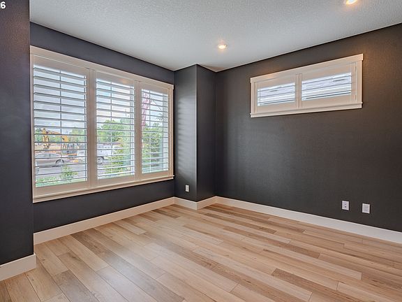 5th image of 2603 SE 25th Ave