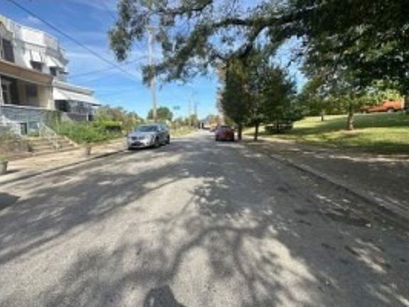 Exterior Neighborhood (street photo)