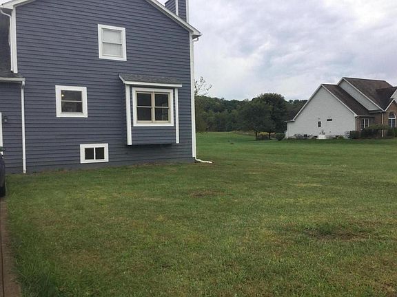 2nd image of 750 Creekside Dr