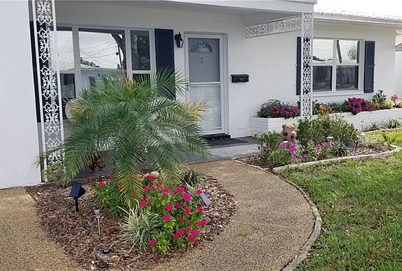 2nd image of 9945 Mainlands Blvd N