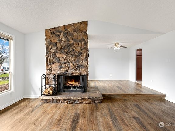 5th image of 1107 SE 147th Street