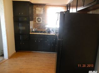 107 Island Pkwy, Island Park, NY 11558