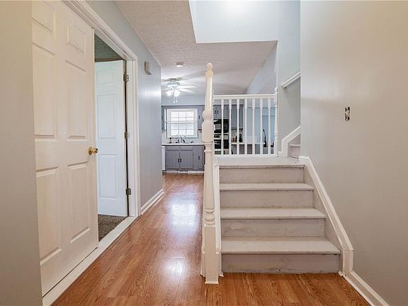 3rd image of 36523 Westfield Dr