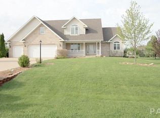 406 Windsor Dr, Metamora, IL 61548