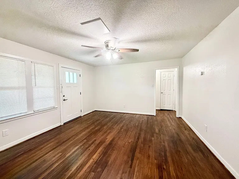 824 S Anderson St — Photo 3
