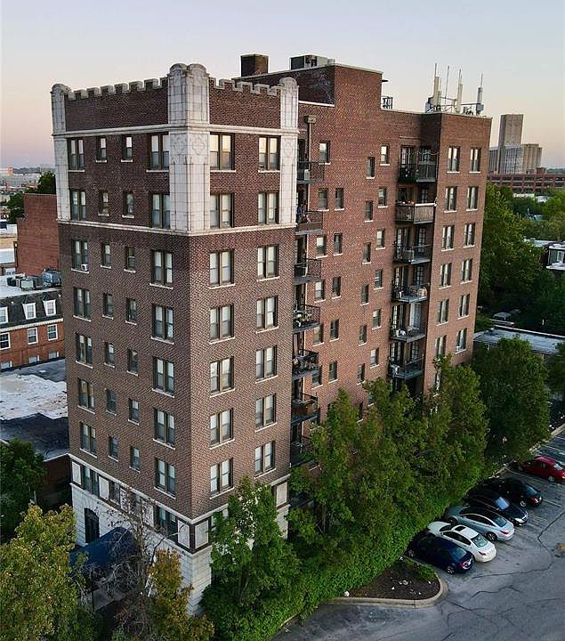 1st image of 4166 Lindell Blvd