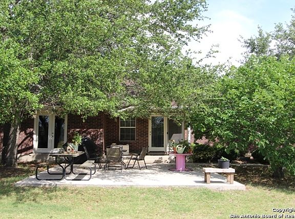 4th image of 200 Fawn Ln